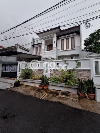 Hunian Mewah LB 400m2 Siap Pakai Desain Elegan di Klender, Jakarta Timur Hunian Mewah LB 400m2 Siap Pakai Desain Elegan di Klender, Jakarta Timur