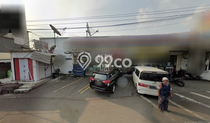 LOKASI STRATEGIS! Ruko di Ciracas, Luas 220m2m², Pusat Komersial, Jalan Utama LOKASI STRATEGIS! Ruko di Ciracas, Luas 220m2m², Pusat Komersial, Jalan Utama
