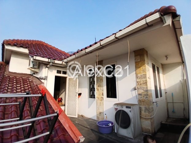 Rumah Mewah LB 272m2 Siap Pakai Desain Elegan di Tanjung Barat, Jakarta Selatan Rumah Mewah LB 272m2 Siap Pakai Desain Elegan di Tanjung Barat, Jakarta Selatan