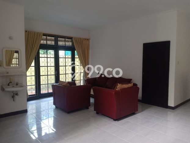 Rumah Elit LB 275m2 Siap Huni Desain Elegan di Pondok Bambu, Jakarta Timur Rumah Elit LB 275m2 Siap Huni Desain Elegan di Pondok Bambu, Jakarta Timur