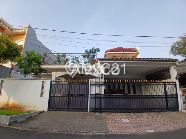 Rumah Mewah LB 272m2 Siap Pakai Desain Elegan di Tanjung Barat, Jakarta Selatan Rumah Mewah LB 272m2 Siap Pakai Desain Elegan di Tanjung Barat, Jakarta Selatan