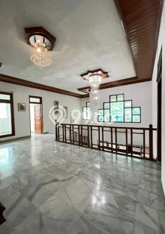 Ready to Use! Premium House LT 253m2 Desain Elegan di Pejaten Ready to Use! Premium House LT 253m2 Desain Elegan di Pejaten
