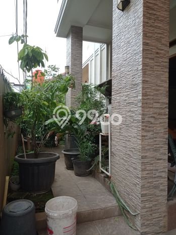 Rumah Elit LB 220m2 Siap Huni Desain Elegan di Pondok Kelapa, Jakarta Timur Rumah Elit LB 220m2 Siap Huni Desain Elegan di Pondok Kelapa, Jakarta Timur