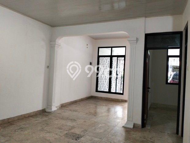 Rumah Elit Modern Tanpa Renovasi di Buaran Jakarta Timur Rumah Elit Modern Tanpa Renovasi di Buaran Jakarta Timur