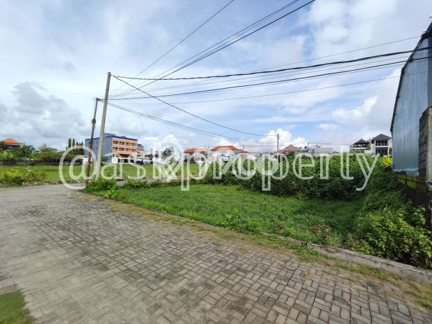 Tanah Kawasan Canggu, Luas 1220m², Dekat Jalan Utama, Area Berkembang Tanah Kawasan Canggu, Luas 1220m², Dekat Jalan Utama, Area Berkembang