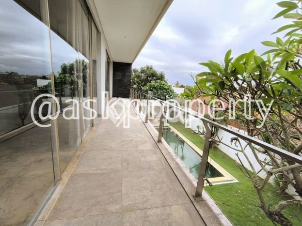 Rumah Mewah LB 285m2 Siap Huni Desain Elegan di Pererenan, Badung Rumah Mewah LB 285m2 Siap Huni Desain Elegan di Pererenan, Badung