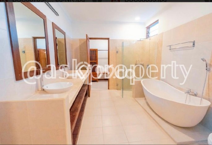 LOKASI STRATEGIS! Vila di , Luas 1900m2m², Lokasi Strategis LOKASI STRATEGIS! Vila di , Luas 1900m2m², Lokasi Strategis