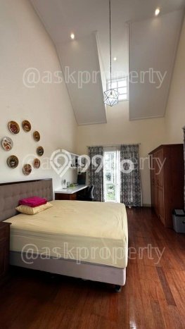 Vila Kawasan , Area 725m2m², Akses Mudah Pusat Kota Vila Kawasan , Area 725m2m², Akses Mudah Pusat Kota