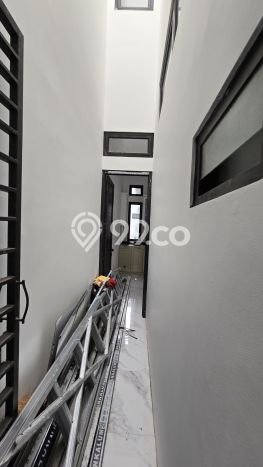 Rumah Elit Modern Siap Huni di BSD Griya Loka Tangerang Rumah Elit Modern Siap Huni di BSD Griya Loka Tangerang