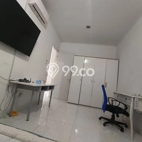 Disewakan! Rumah 2 Kamar Tidur &
1 Kamar Mandi di BSD The Icon, Tangerang Disewakan! Rumah 2 Kamar Tidur &
1 Kamar Mandi di BSD The Icon, Tangerang