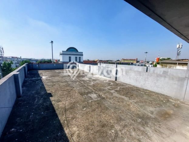 Disewakan Ruko Premium di , Luas 320m2m², Jalan Strategis Disewakan Ruko Premium di , Luas 320m2m², Jalan Strategis