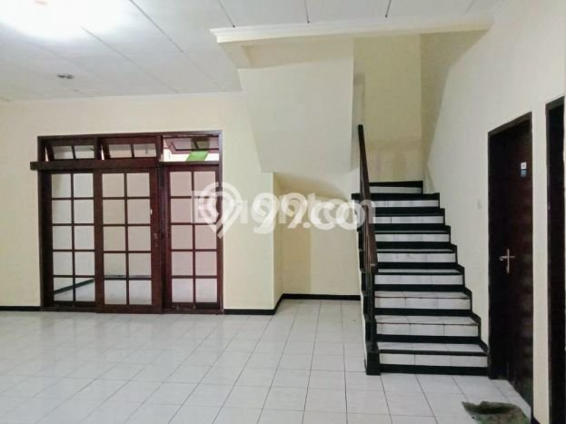 Rumah Tenang area Kelapa Gading, 3 KM, Luas 187m2m² Bangunan 250m2m² Rumah Tenang area Kelapa Gading, 3 KM, Luas 187m2m² Bangunan 250m2m²