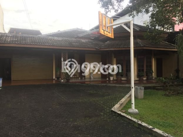 Rumah Mewah LB 650m2 Siap Huni Desain Elegan di Condet, Jakarta Timur Rumah Mewah LB 650m2 Siap Huni Desain Elegan di Condet, Jakarta Timur
