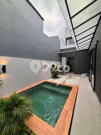 Rumah Mewah LB 250m2 Siap Pakai Desain Elegan di BSD Kencana Loka, Tangerang Rumah Mewah LB 250m2 Siap Pakai Desain Elegan di BSD Kencana Loka, Tangerang