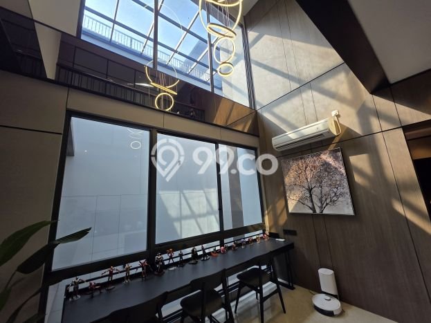 Hunian Elit LB 280m2 Siap Pakai Desain Elegan di BSD, Tangerang Hunian Elit LB 280m2 Siap Pakai Desain Elegan di BSD, Tangerang