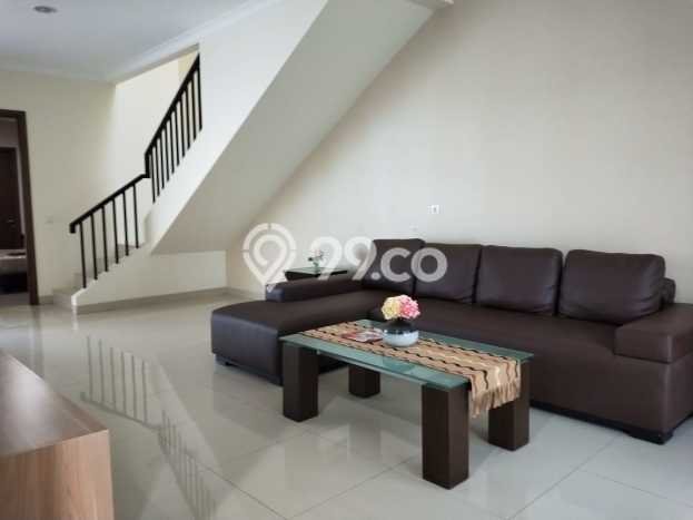Hunian Mewah LB 200m2 Siap Pakai Desain Elegan di BSD City, Tangerang Hunian Mewah LB 200m2 Siap Pakai Desain Elegan di BSD City, Tangerang