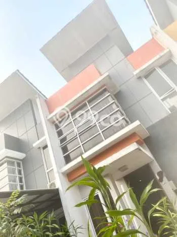 Jual Rumah Eksklusif 3 KT di Gading Serpong, Tangerang Jual Rumah Eksklusif 3 KT di Gading Serpong, Tangerang