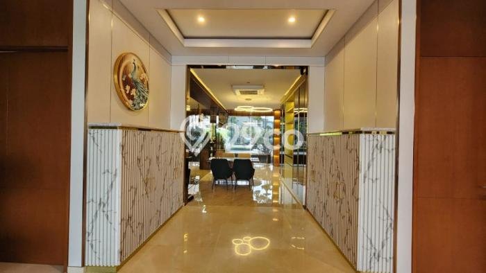 Ready to Use! Luxury House LT 665m2 Desain Elegan di BSD Ready to Use! Luxury House LT 665m2 Desain Elegan di BSD