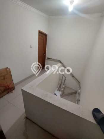 Rumah Lokasi Strategis kawasan Cimahi Tengah, Cimahi, Luas 182m2m² Bangunan 160m2m² Rumah Lokasi Strategis kawasan Cimahi Tengah, Cimahi, Luas 182m2m² Bangunan 160m2m²