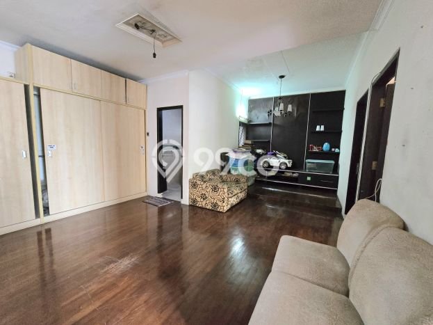 For Sale Hunian Rumah Terawat 4 KT di Bintaro, Tangerang Selatan For Sale Hunian Rumah Terawat 4 KT di Bintaro, Tangerang Selatan
