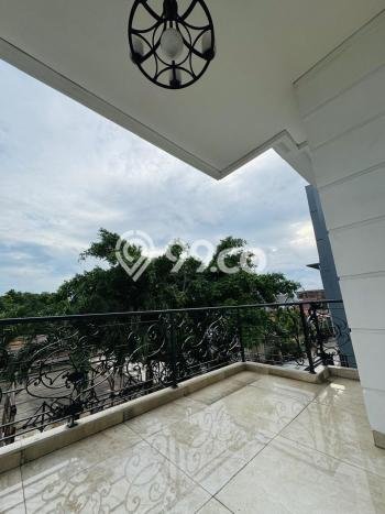 Disewakan Hunian Konsep Modern di Pesanggrahan Jakarta Selatan dengan 5 Kamar Disewakan Hunian Konsep Modern di Pesanggrahan Jakarta Selatan dengan 5 Kamar