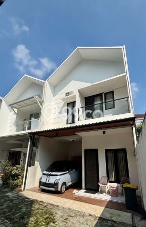 Dijual Rumah Premium dengan Fasilitas Sekitar Lengkap di Cilandak, Jakarta Selatan Dijual Rumah Premium dengan Fasilitas Sekitar Lengkap di Cilandak, Jakarta Selatan