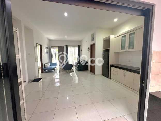 Hunian Mewah LB 130m2 Siap Pakai Desain Elegan di Bintaro, Tangerang Selatan Hunian Mewah LB 130m2 Siap Pakai Desain Elegan di Bintaro, Tangerang Selatan