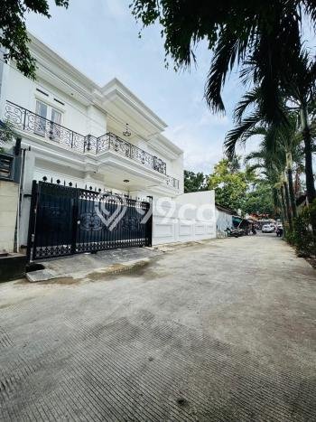 Disewakan Hunian Konsep Modern di Pesanggrahan Jakarta Selatan dengan 5 Kamar Disewakan Hunian Konsep Modern di Pesanggrahan Jakarta Selatan dengan 5 Kamar