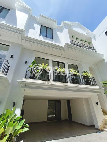 For Sale! Premium House LT 173m2 Desain Elegan di Radio Dalam For Sale! Premium House LT 173m2 Desain Elegan di Radio Dalam
