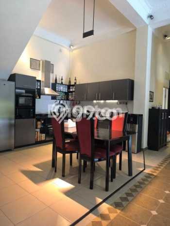 Vila Kawasan , Area 400m2m², Dekat ke beragam fasilitas umum Vila Kawasan , Area 400m2m², Dekat ke beragam fasilitas umum