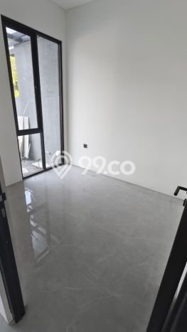 Rumah di Tambaksari, Surabaya, Luas 122m2m² Bangunan 137m2m² Rumah di Tambaksari, Surabaya, Luas 122m2m² Bangunan 137m2m²
