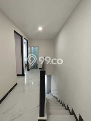 Kesempatan Emas Memiliki Rumah LT 50m2m² / LB 62m2m² di Kawasan Komersial Medokan Ayu, Surabaya Kesempatan Emas Memiliki Rumah LT 50m2m² / LB 62m2m² di Kawasan Komersial Medokan Ayu, Surabaya