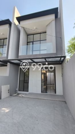 Rumah di Tambaksari, Surabaya, Luas 122m2m² Bangunan 137m2m² Rumah di Tambaksari, Surabaya, Luas 122m2m² Bangunan 137m2m²