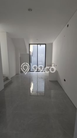 Rumah di Tambaksari, Surabaya, Luas 122m2m² Bangunan 137m2m² Rumah di Tambaksari, Surabaya, Luas 122m2m² Bangunan 137m2m²