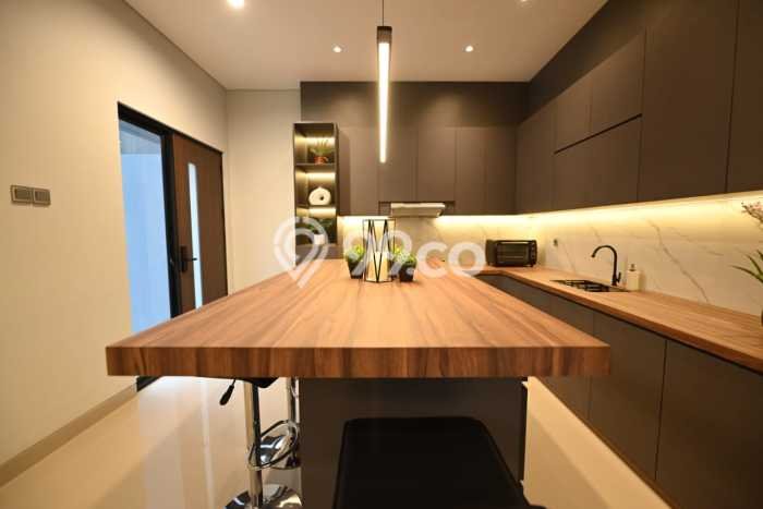 Rumah lokasi BSD, Tangerang, Luas 185m² Bangunan 165m² Rumah lokasi BSD, Tangerang, Luas 185m² Bangunan 165m²