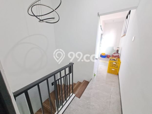 Rumah Modern 4 Kamar LT 200m2 di Villa Melati Mas Rumah Modern 4 Kamar LT 200m2 di Villa Melati Mas