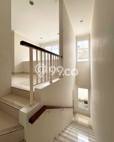 Hunian Mewah LB 144m2 Siap Huni Desain Elegan di BSD Eminent, Tangerang Hunian Mewah LB 144m2 Siap Huni Desain Elegan di BSD Eminent, Tangerang