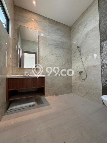 Hunian Mewah LB 428m2 Siap Huni Desain Elegan di BSD Green Wich, Tangerang Hunian Mewah LB 428m2 Siap Huni Desain Elegan di BSD Green Wich, Tangerang