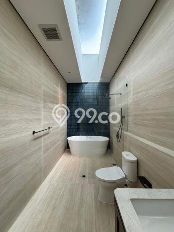 Rumah Mewah LB 320m2 Siap Pakai Desain Elegan di BSD City, Tangerang Rumah Mewah LB 320m2 Siap Pakai Desain Elegan di BSD City, Tangerang