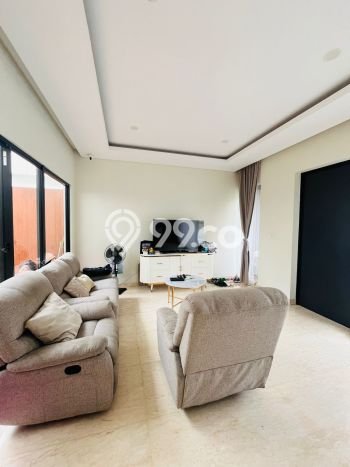 Hunian Mewah LB 211m2 Siap Pakai Desain Elegan di Gading Serpong, Tangerang Hunian Mewah LB 211m2 Siap Pakai Desain Elegan di Gading Serpong, Tangerang