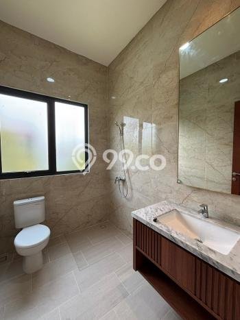 Hunian Mewah LB 428m2 Siap Huni Desain Elegan di BSD Green Wich, Tangerang Hunian Mewah LB 428m2 Siap Huni Desain Elegan di BSD Green Wich, Tangerang