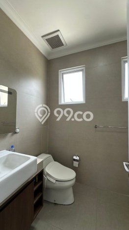 Rumah Mewah LB 220m2 Siap Pakai Desain Elegan di BSD Eminent, Tangerang Rumah Mewah LB 220m2 Siap Pakai Desain Elegan di BSD Eminent, Tangerang