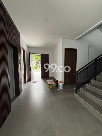 Ready to Use! Luxury House LT 358m2 Desain Modern di Alam Sutera Ready to Use! Luxury House LT 358m2 Desain Modern di Alam Sutera