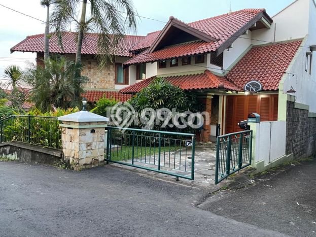 Dijual Rumah Mewah Elegan Dengan View Cantik di Srondol, Semarang Dijual Rumah Mewah Elegan Dengan View Cantik di Srondol, Semarang