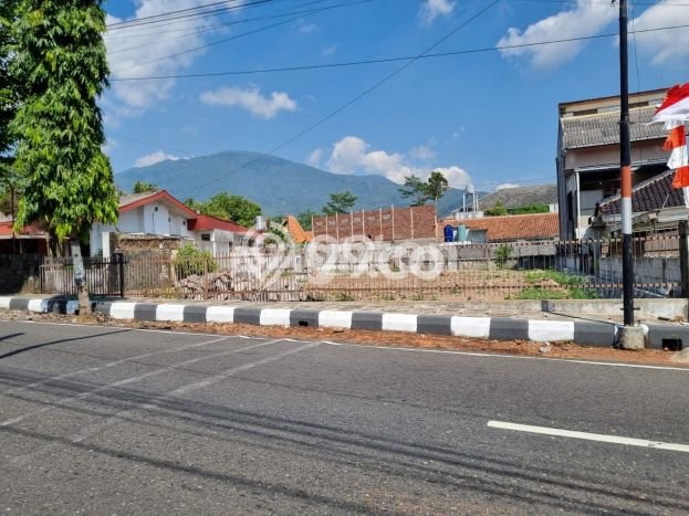 Tanah Dijual Lokasi Strategis di Semarang dengan Luas 894m2 Tanah Dijual Lokasi Strategis di Semarang dengan Luas 894m2