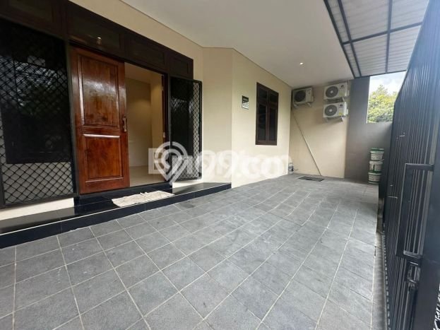 Disewakan Rumah Konsep Modern di Semarang Tengah Semarang dengan 5 KT Disewakan Rumah Konsep Modern di Semarang Tengah Semarang dengan 5 KT