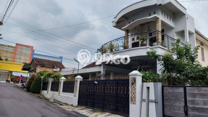 Siap Huni Rumah Mewah 13 Kamar di Sidorejo Dekat ke Mana Pun Siap Huni Rumah Mewah 13 Kamar di Sidorejo Dekat ke Mana Pun