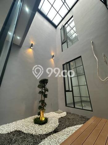 For Sale Rumah 4 Kamar Lokasi Ideal Bagus dan Strategis di Tambaksari For Sale Rumah 4 Kamar Lokasi Ideal Bagus dan Strategis di Tambaksari
