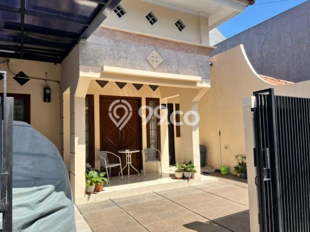 Rumah Luxury Modern Tanpa Renovasi di Pejaten Jakarta Selatan Rumah Luxury Modern Tanpa Renovasi di Pejaten Jakarta Selatan