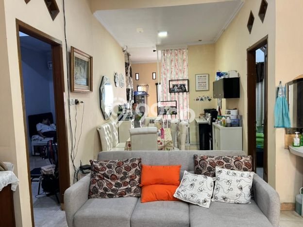 Rumah Luxury Modern Tanpa Renovasi di Pejaten Jakarta Selatan Rumah Luxury Modern Tanpa Renovasi di Pejaten Jakarta Selatan